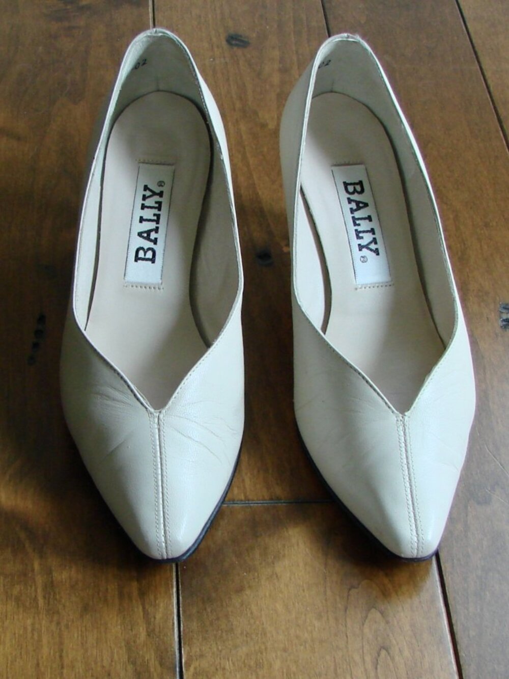 Bally Leather Nude Heels Pumps Pointed Toe 2.5" Heel Work Office Size 6.5